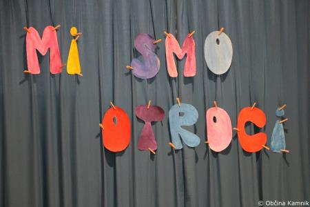 Otroci Osnovne šole Marije Vere Mi smo svet, mi smo otroci (5)